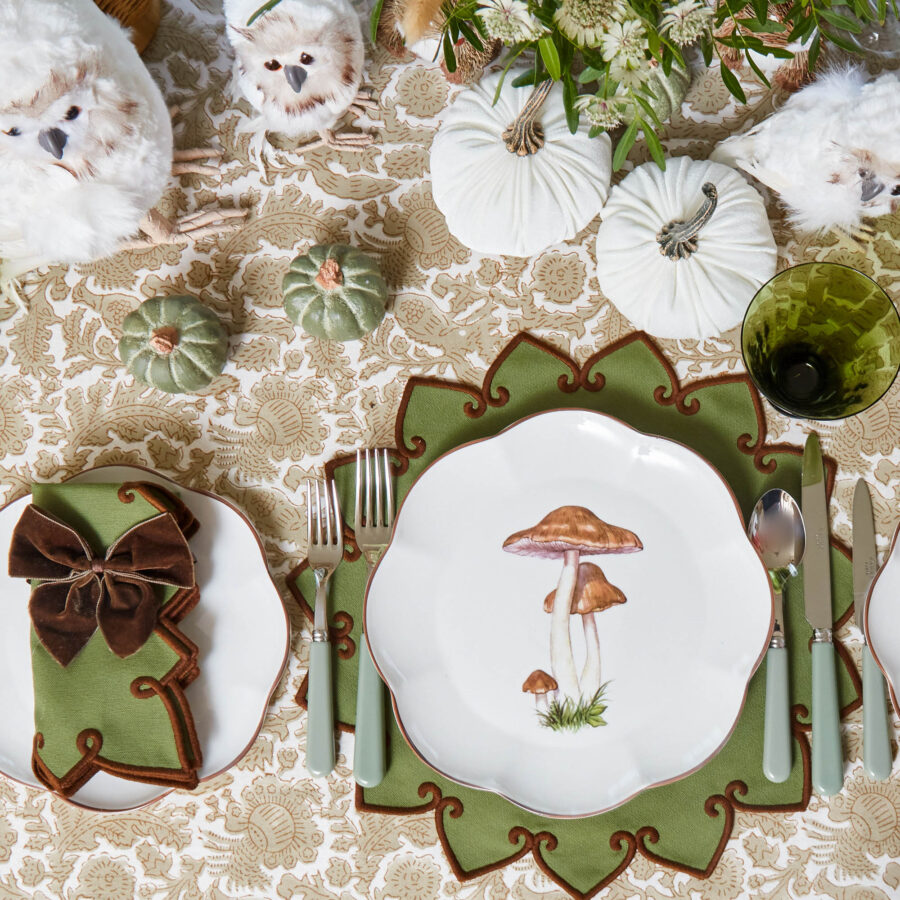 Fidelie Scalloped Mushroom Ceramic Dinner Plates – Set of 4 Elegant Plates - Image 6