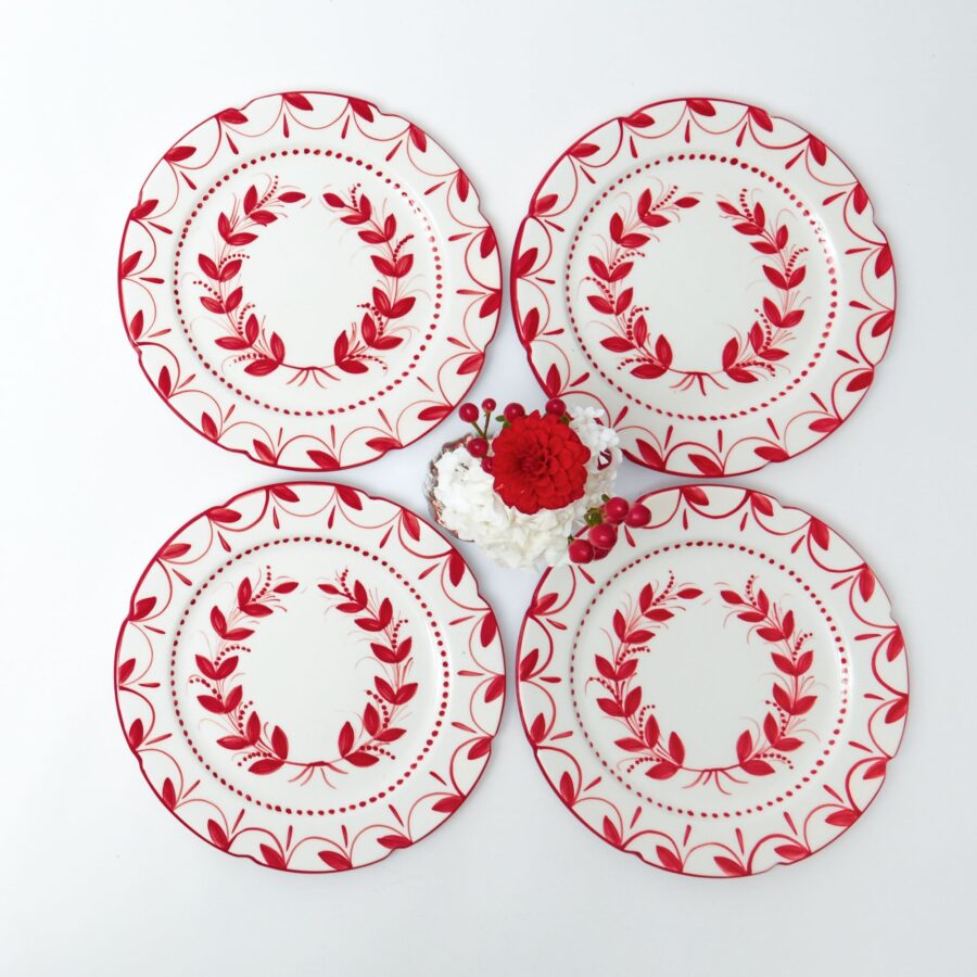Fidelie Red Garland Ceramic Starter Plates – Set of 4 Festive Side Plates