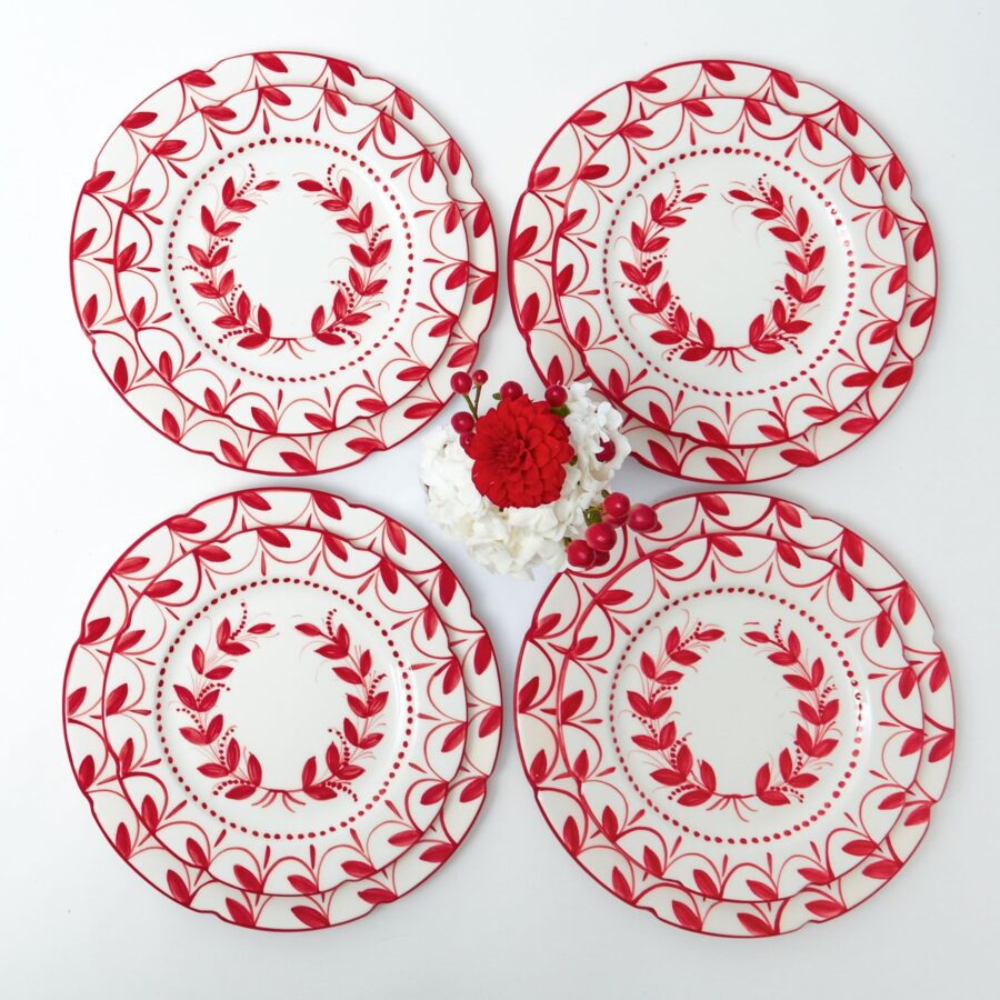 Fidelie Red Garland Ceramic Dinner & Starter Plates – 8-Piece Festive Plate Set